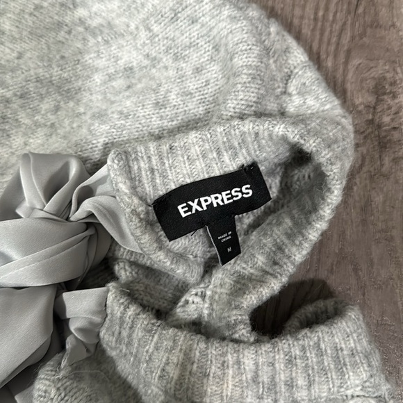 Express Cable Knit Satin Tie Back Sweater M - Picture 4 of 6